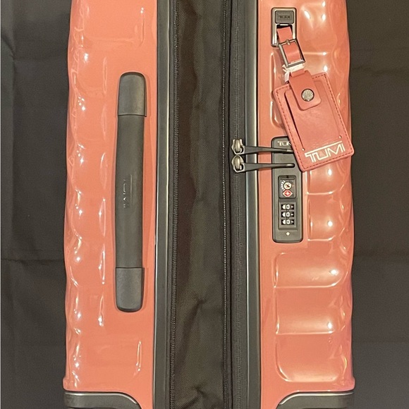 Tumi Blush Hardshell Luggage - Picture 14 of 16